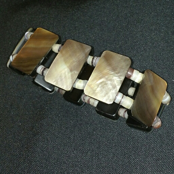 Beautiful Stretchy Abalone Shell & Stone Bracelet - Picture 4 of 5